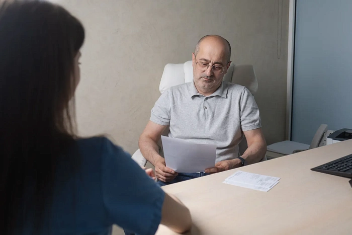 Consultation with a surgeon